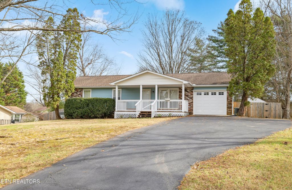 Photo of 8216 Rising Fawn Drive, Knoxville, TN 37923 (MLS # 1323186)