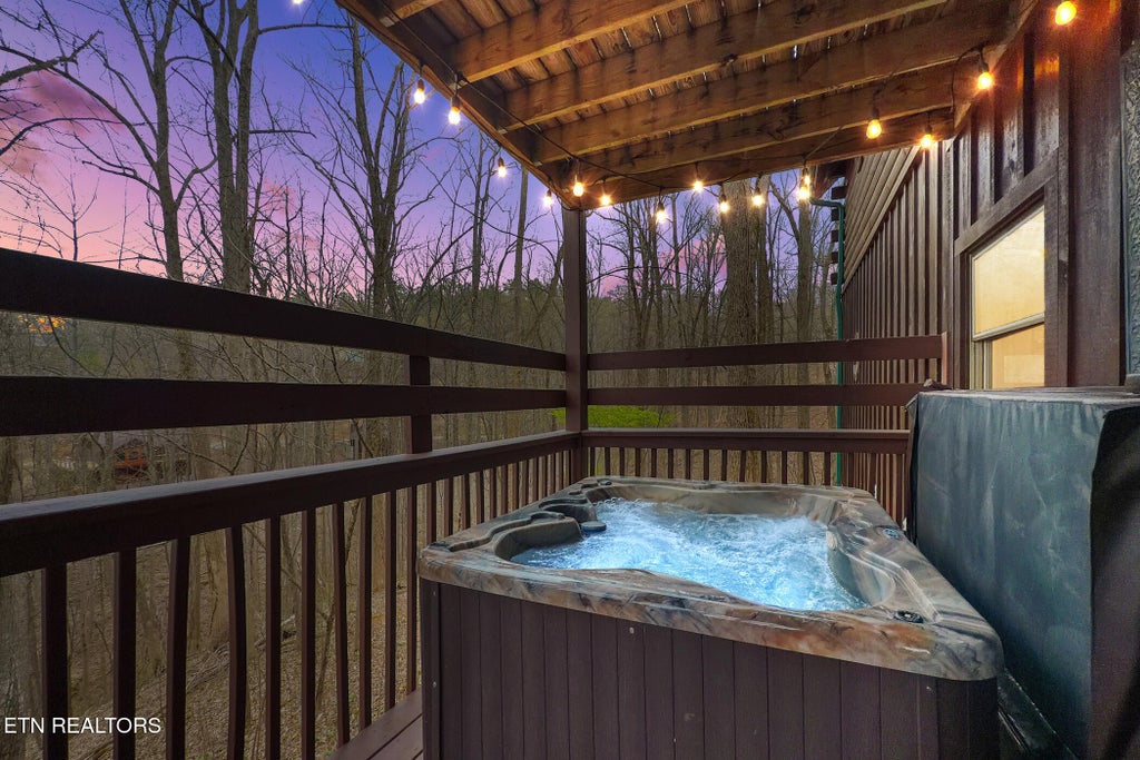 Photo of 3175 Emerald Springs Loop, Sevierville, TN 37862 (MLS # 1356573)