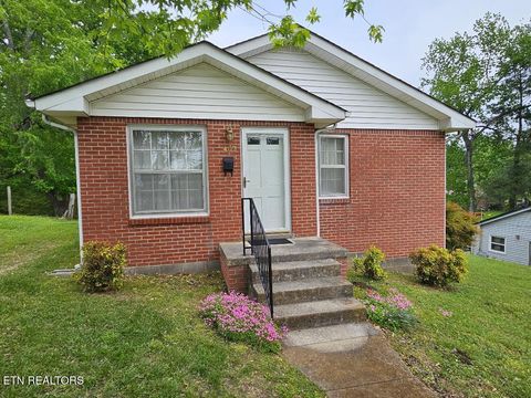 Photo of 407 E College Ave, Carthage, TN 37030 (MLS # 1318914)