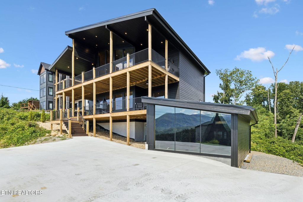 Photo of 743 Village Loop Rd, Gatlinburg, TN 37738 (MLS # 1304489)