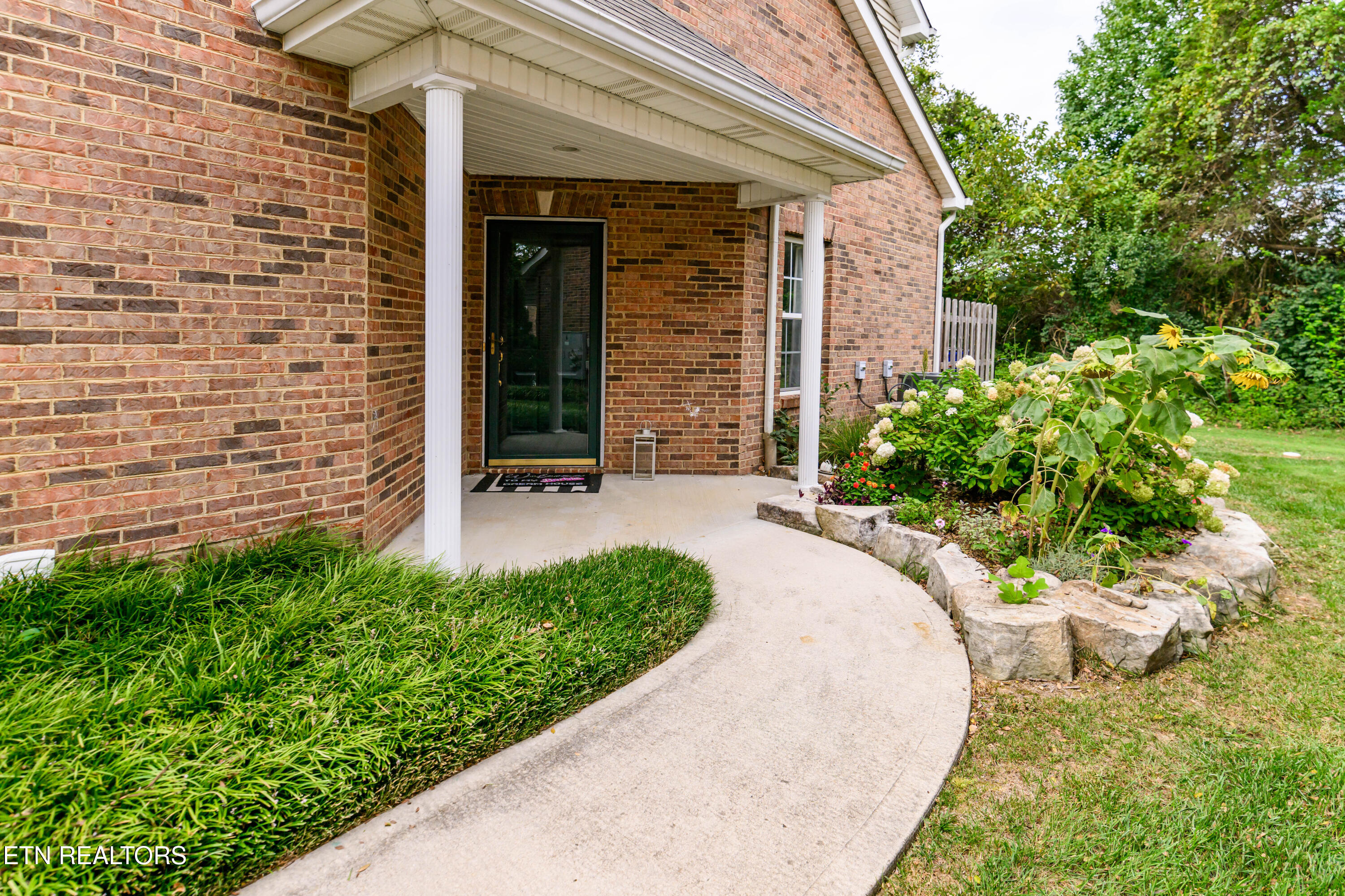 6938 La Christa Way