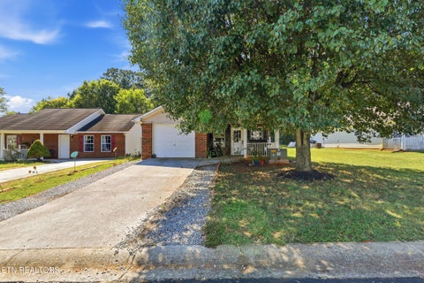Photo of 2549 Sportsmans Way, Sevierville, TN 37876 (MLS # 1357772)