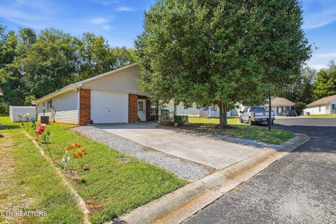 Tiny photo for 2549 Sportsmans Way, Sevierville, TN 37876 (MLS # 1357772)