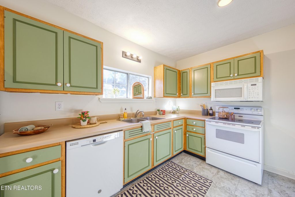 Photo of 400 Balsam Drive, Knoxville, TN 37918 (MLS # 1324449)