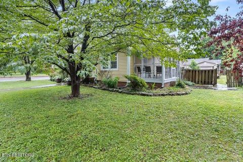 Tiny photo for 214 Broad St, Sweetwater, TN 37874 (MLS # 1334349)