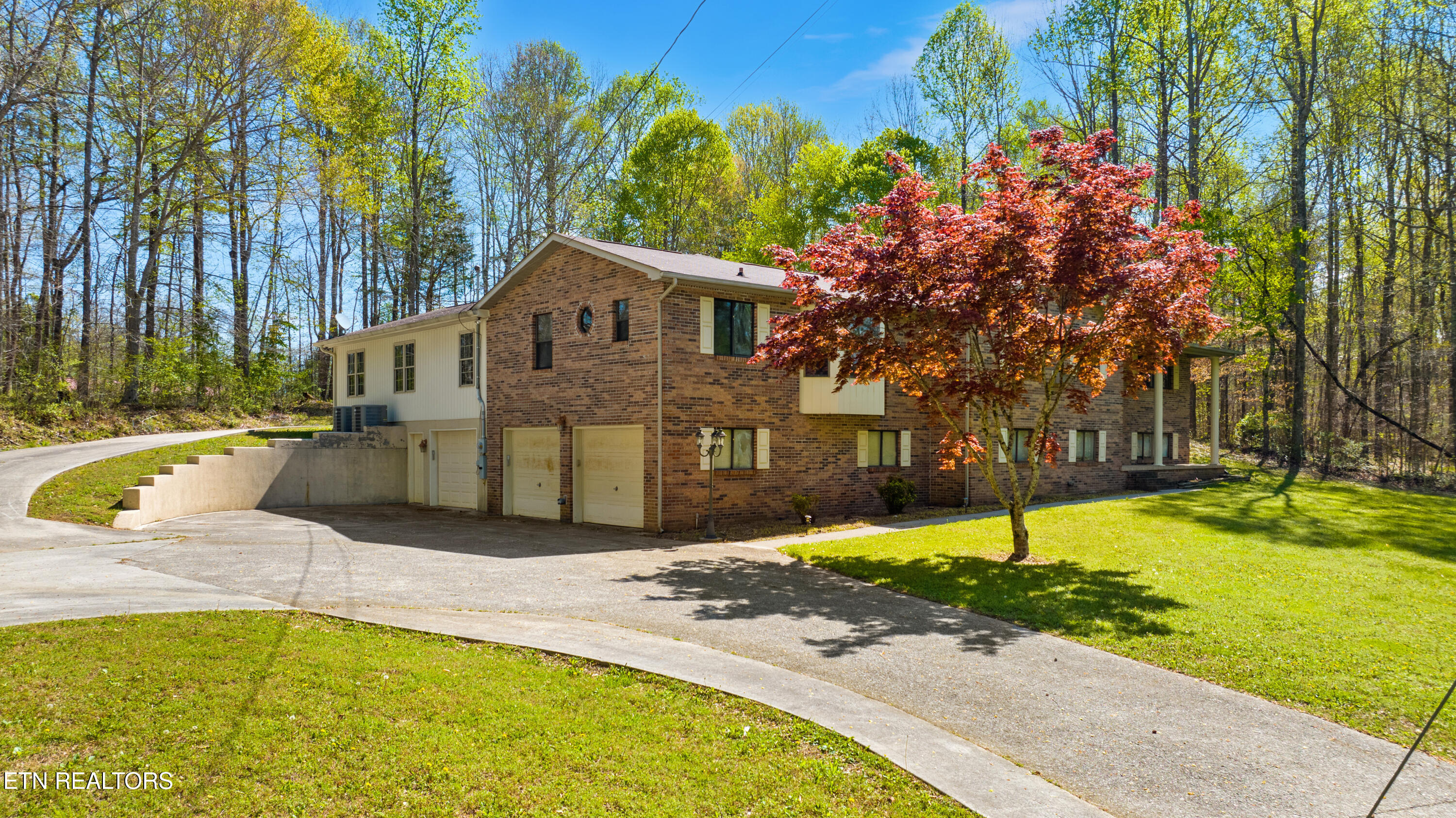 1502 Donna Drive