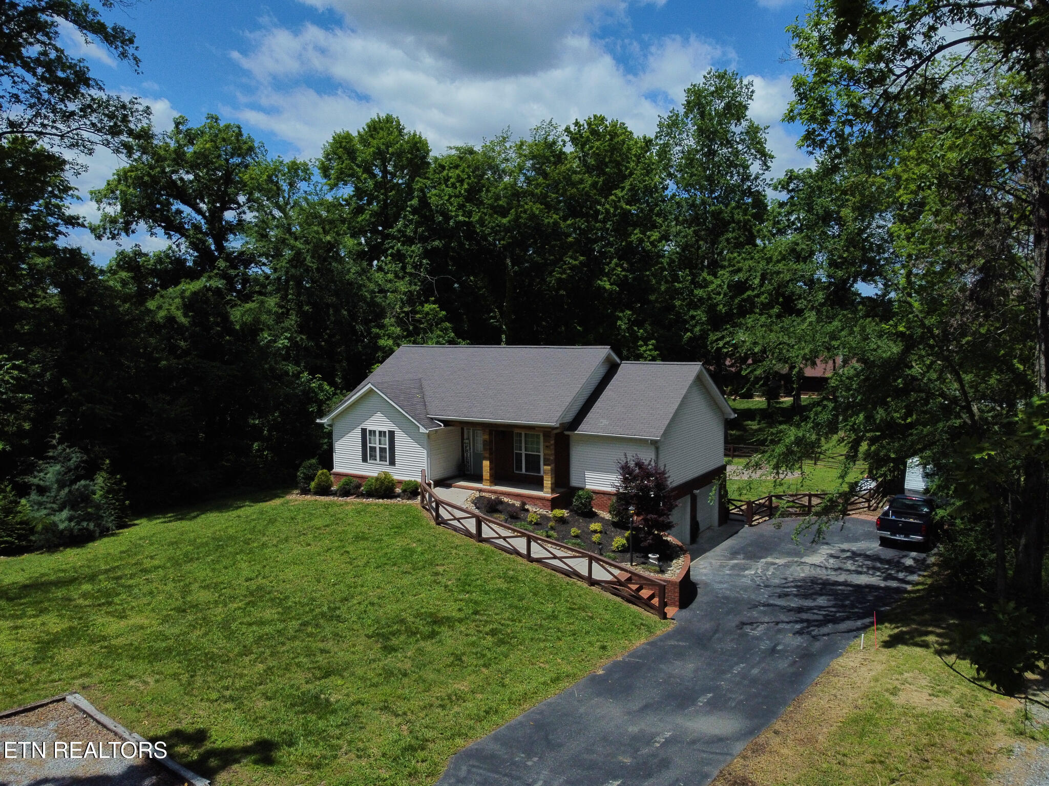 1223 Calderwood Hwy