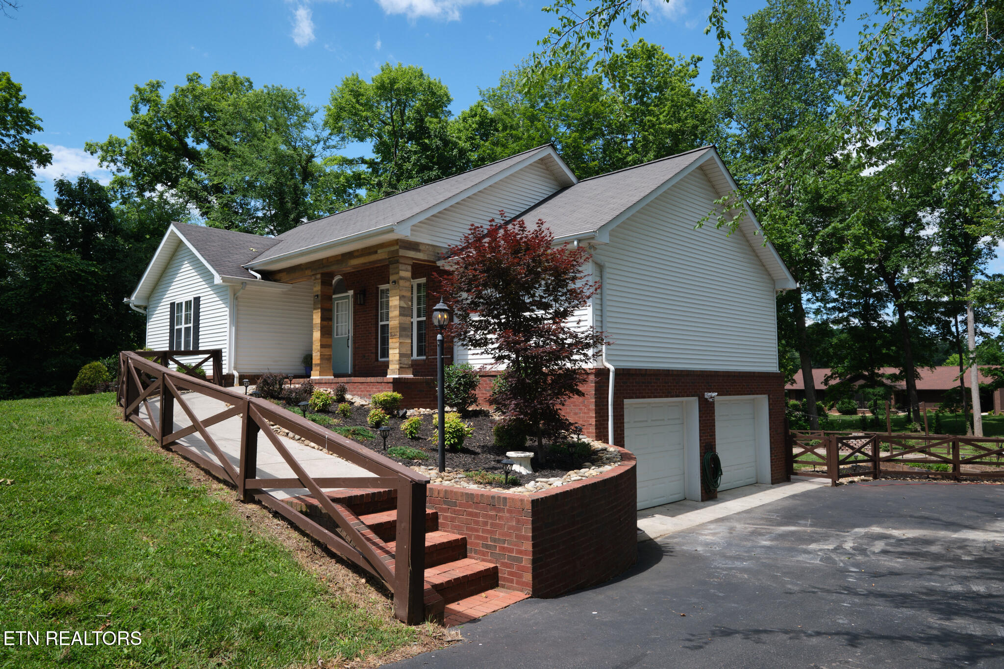 1223 Calderwood Hwy