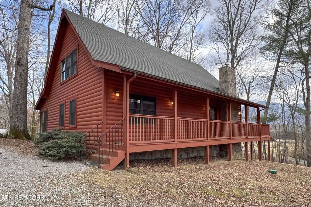 Photo of 4020 Tomahawk Way, Sevierville, TN 37862 (MLS # 1329259)