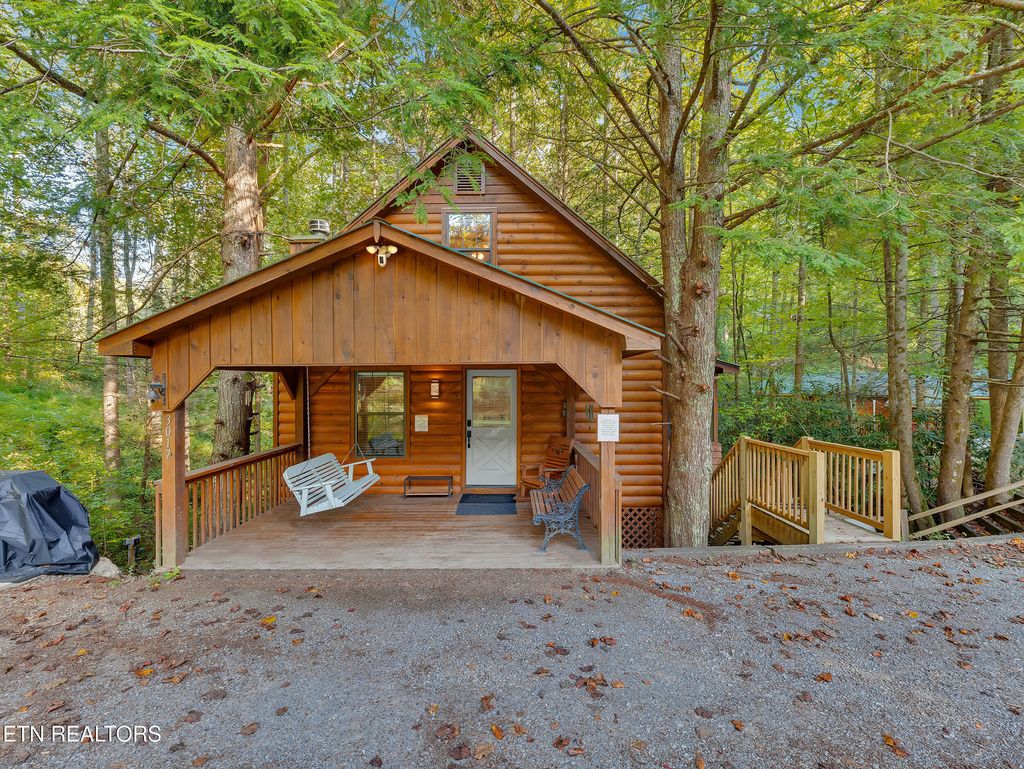 Photo of 3017 Walters Way, Sevierville, TN 37862 (MLS # 1325285)