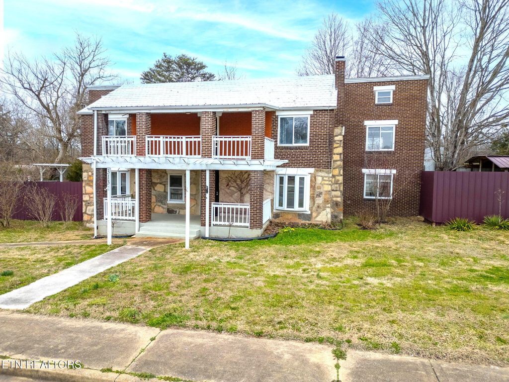 Photo of 313 N Amhurst Place, Englewood, TN 37329 (MLS # 1315295)