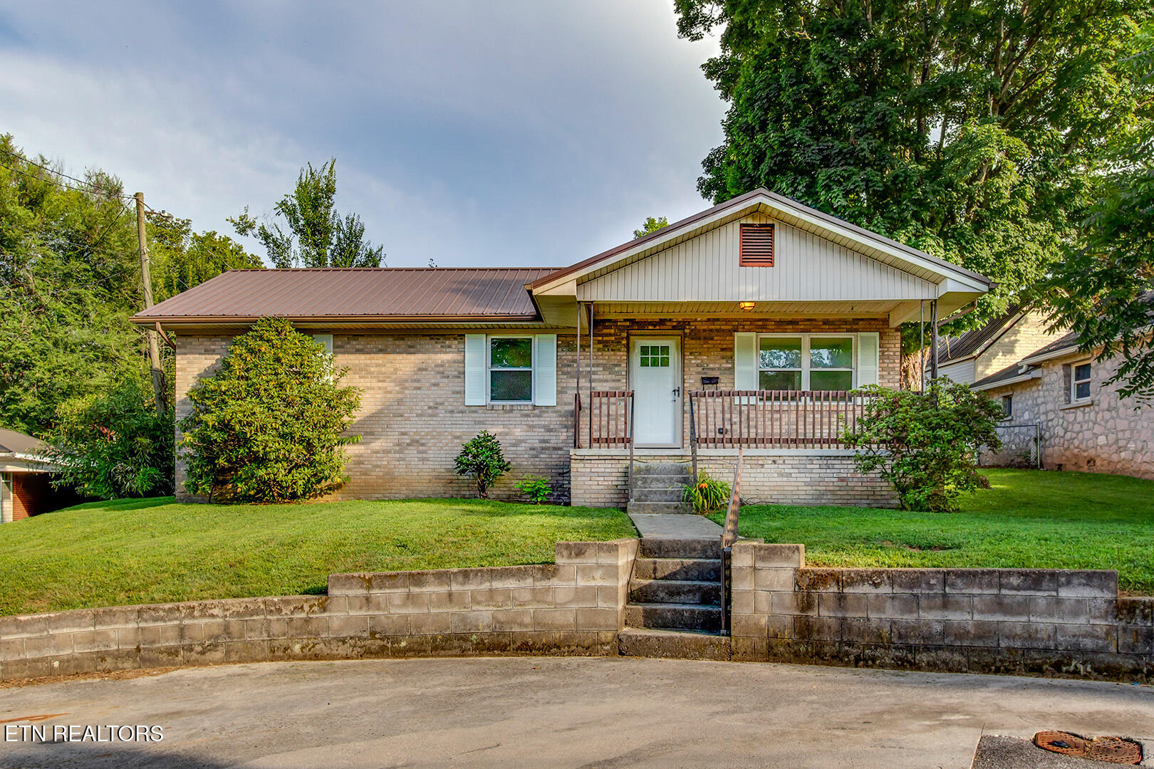 Photo 1 of 29 — 605 Wharf St, Loudon, TN 37774
