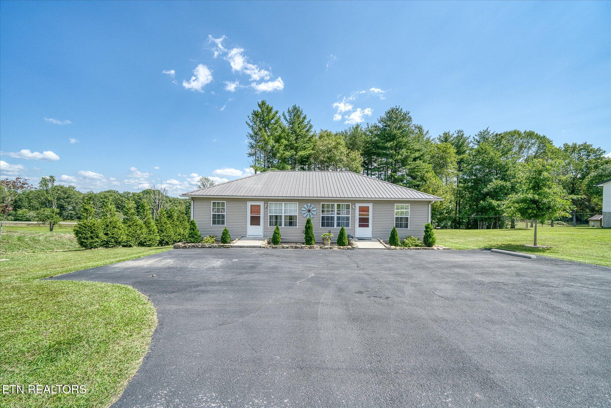207 Hayes Rd