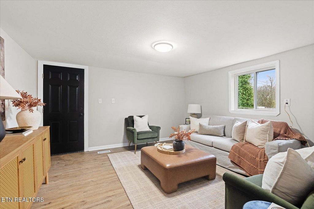 Photo of 925 N Maple St, Whitwell, TN 37397 (MLS # 1328584)