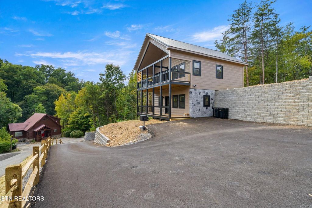 Photo of 2431 Cobbler Way, Pigeon Forge, TN 37863 (MLS # 1316860)