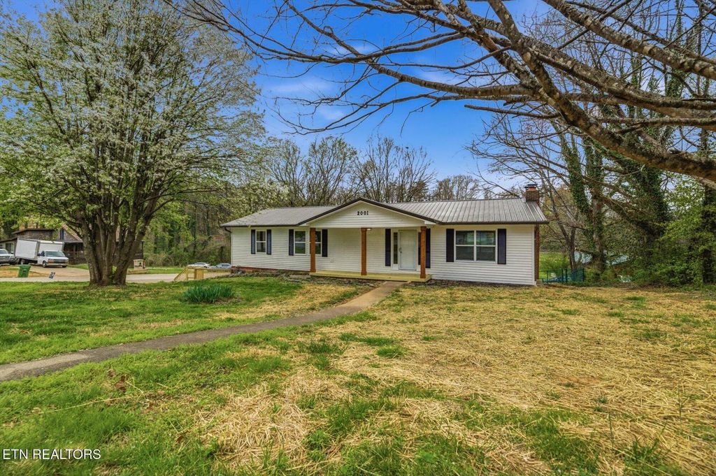 Photo of 2001 Wayne Circle, Maryville, TN 37804 (MLS # 1332891)