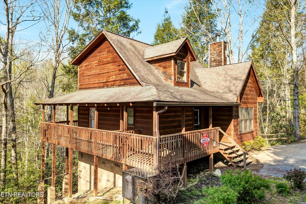 Photo of 415 Silver Maple Lane, Gatlinburg, TN 37738 (MLS # 1297455)