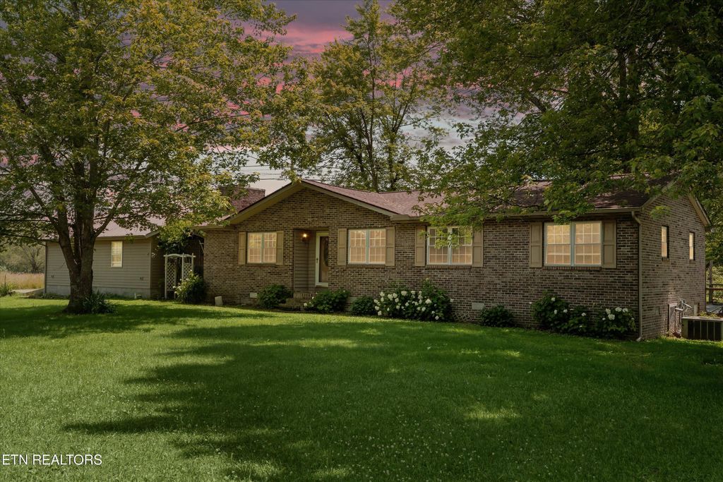 Photo of 9438 Morgan County Hwy, Sunbright, TN 37872 (MLS # 1322423)