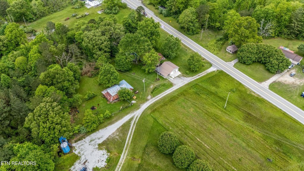 Photo of 9438 Morgan County Hwy, Sunbright, TN 37872 (MLS # 1322423)