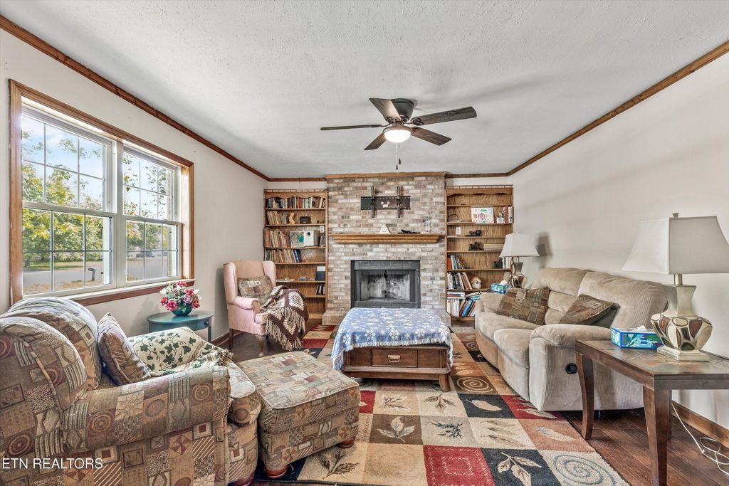 Photo of 9438 Morgan County Hwy, Sunbright, TN 37872 (MLS # 1322423)