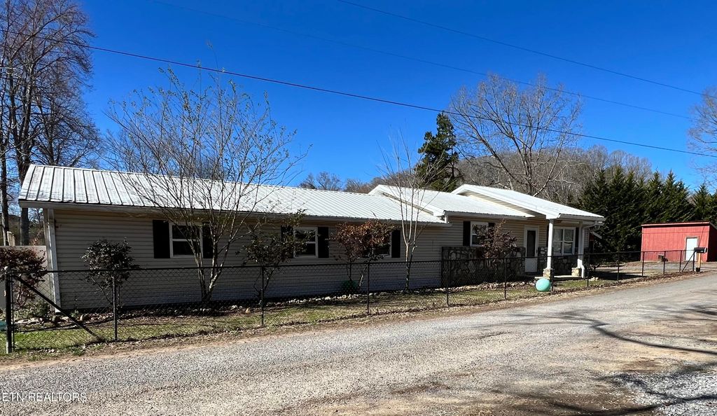 Photo of 3017 Orchard Rd, Dandridge, TN 37725 (MLS # 1291545)