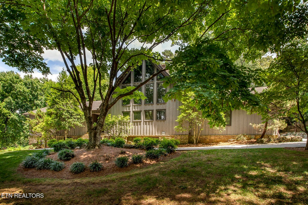 Photo of 1100 Shadyland Drive, Knoxville, TN 37919 (MLS # 1345363)