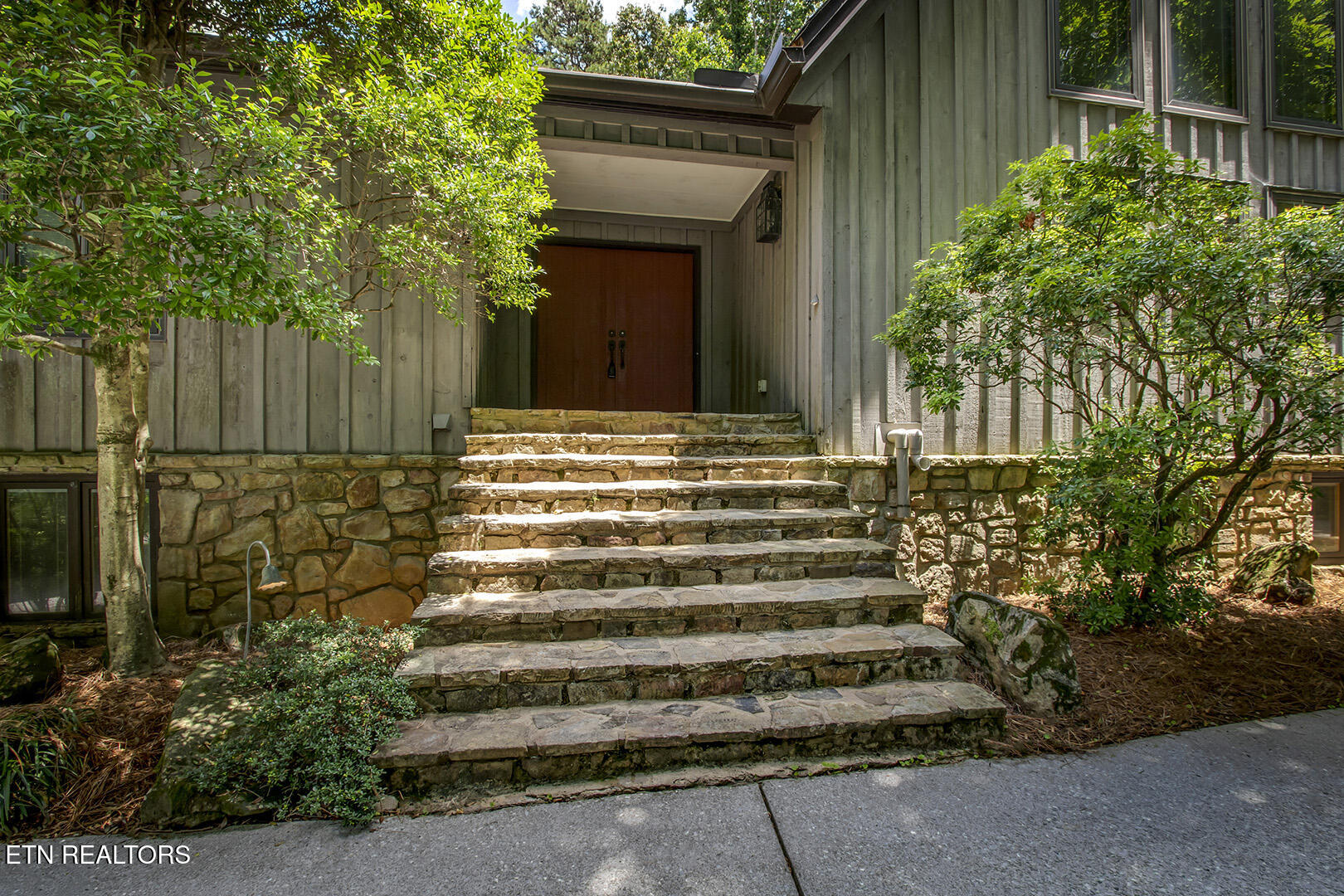 1100 Shadyland Drive