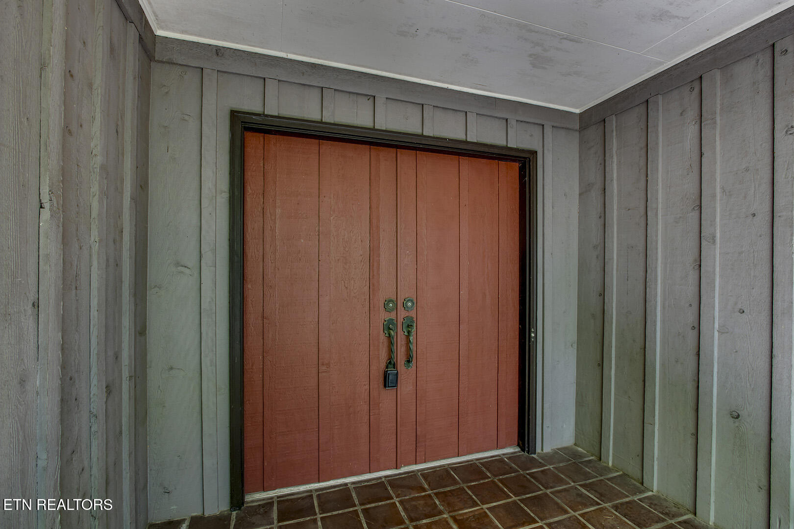 1100 Shadyland Drive
