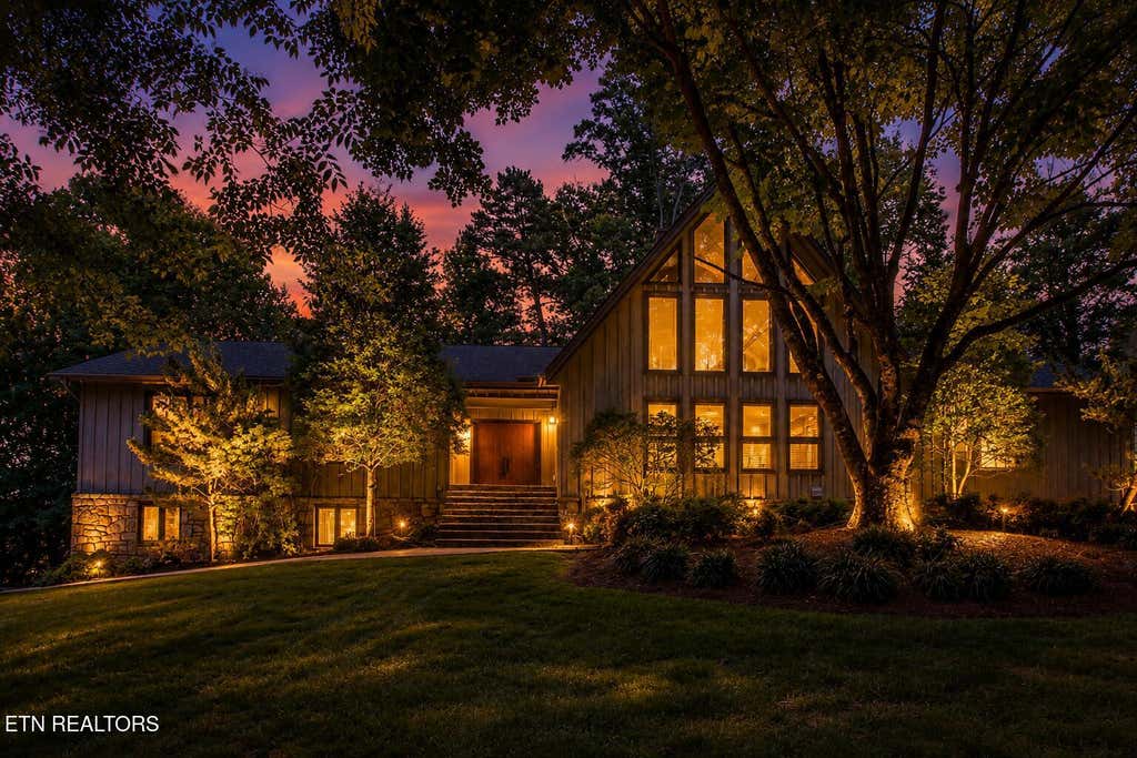 Photo of 1100 Shadyland Drive, Knoxville, TN 37919 (MLS # 1345363)