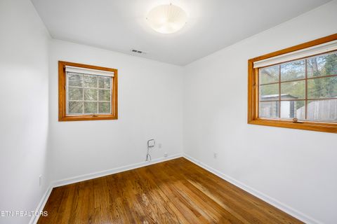 Tiny photo for 957 Bluff View Rd, Knoxville, TN 37919 (MLS # 1333136)