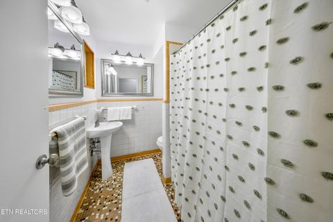 Tiny photo for 957 Bluff View Rd, Knoxville, TN 37919 (MLS # 1333136)