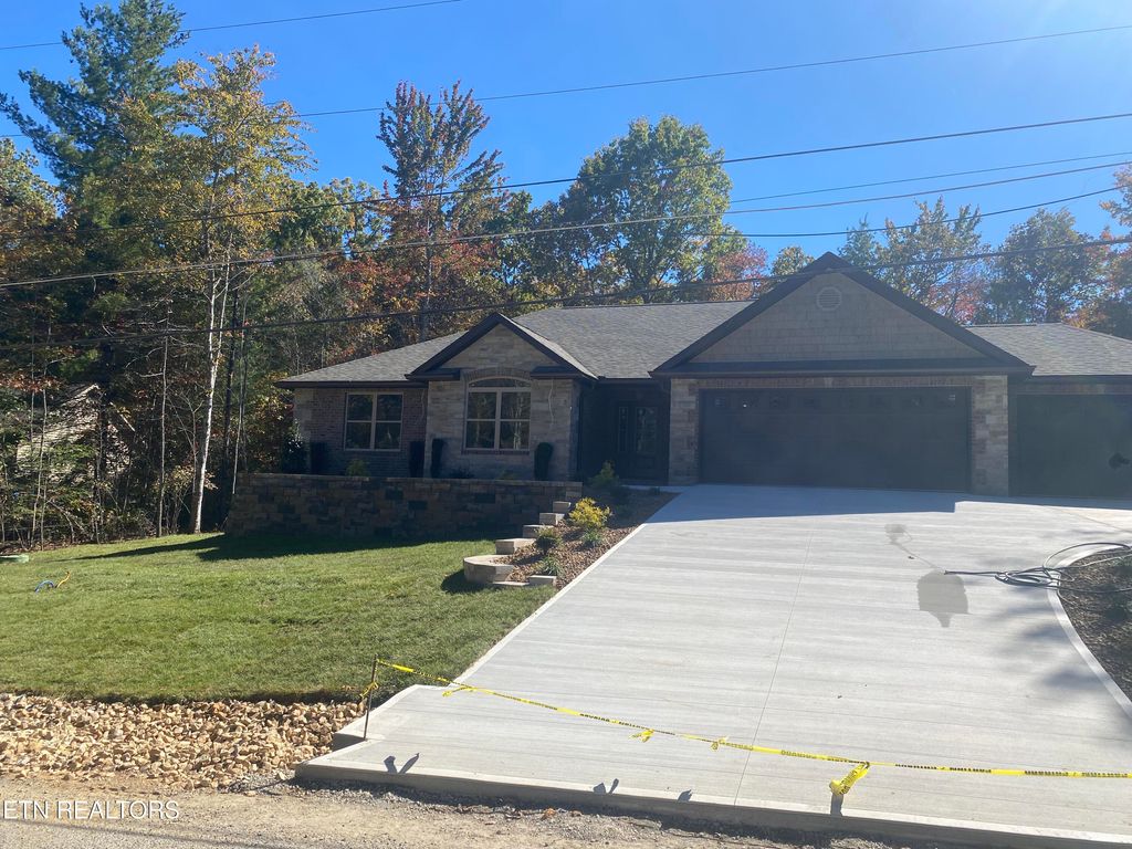 Photo of 140 Windsor Rd, Fairfield Glade, TN 38558 (MLS # 1306597)