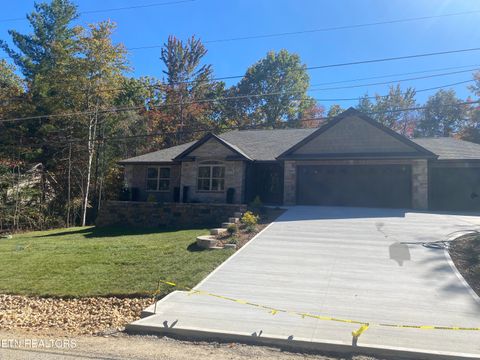 140 Windsor Rd Fairfield Glade TN 38558