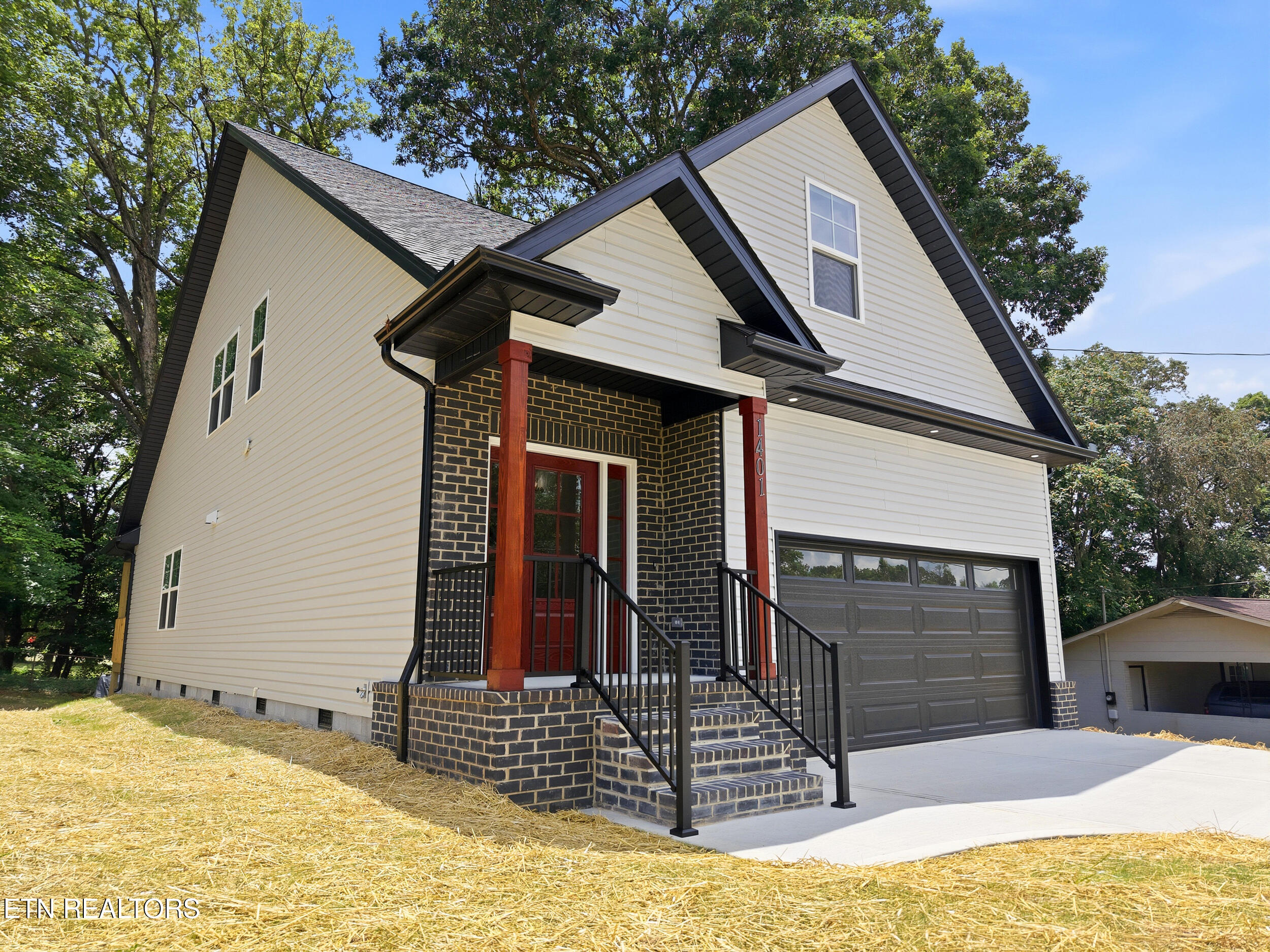 Photo 1 of 54 — 1401 Rosalyn Drive, Knoxville, TN 37914