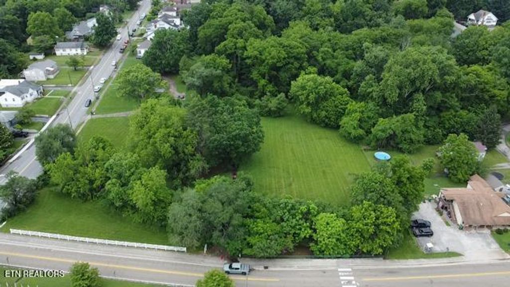 Photo of 507 Montvale Rd, Maryville, TN 37803 (MLS # 1339312)