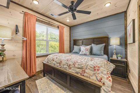 Tiny photo for 2013 Myrtle Way Way, Pigeon Forge, TN 37863 (MLS # 1321037)