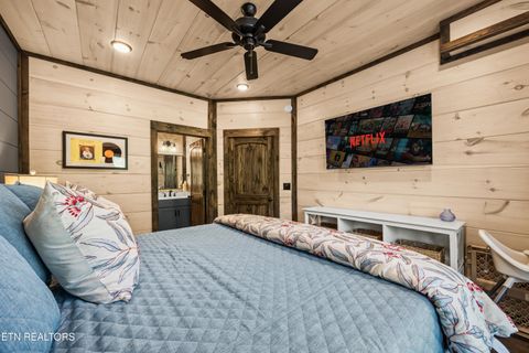 Tiny photo for 2013 Myrtle Way Way, Pigeon Forge, TN 37863 (MLS # 1321037)