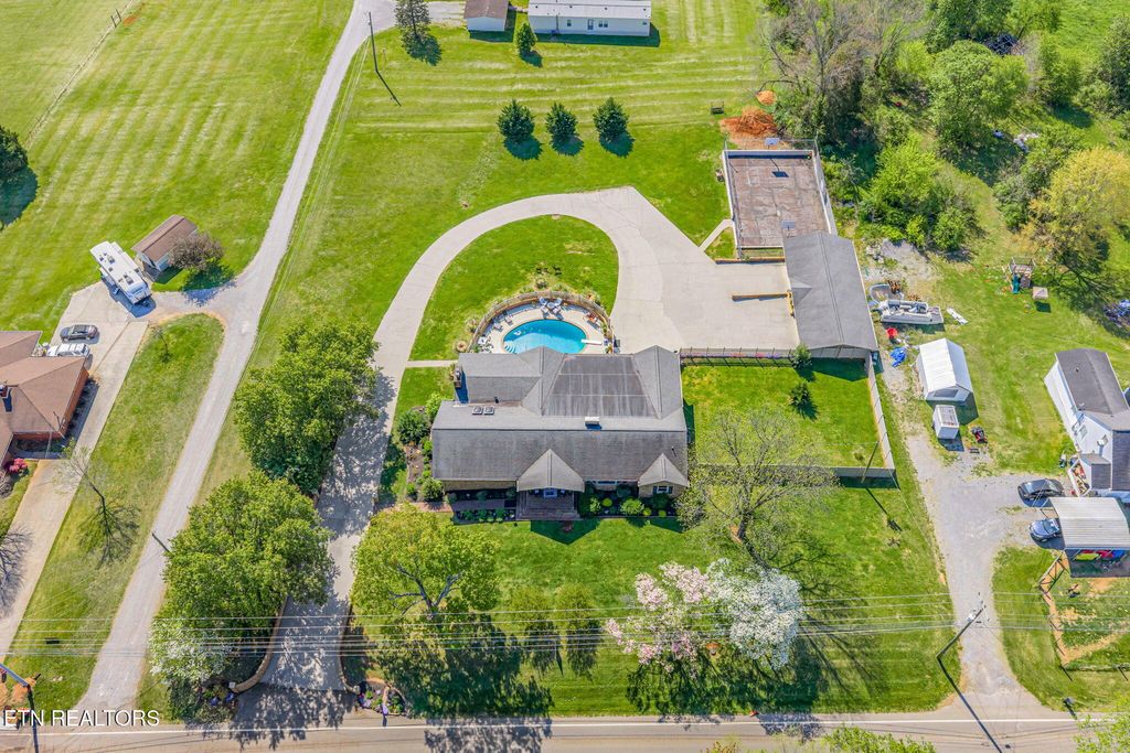 Photo of 4912 W Emory Rd, Powell, TN 37849 (MLS # 1336774)