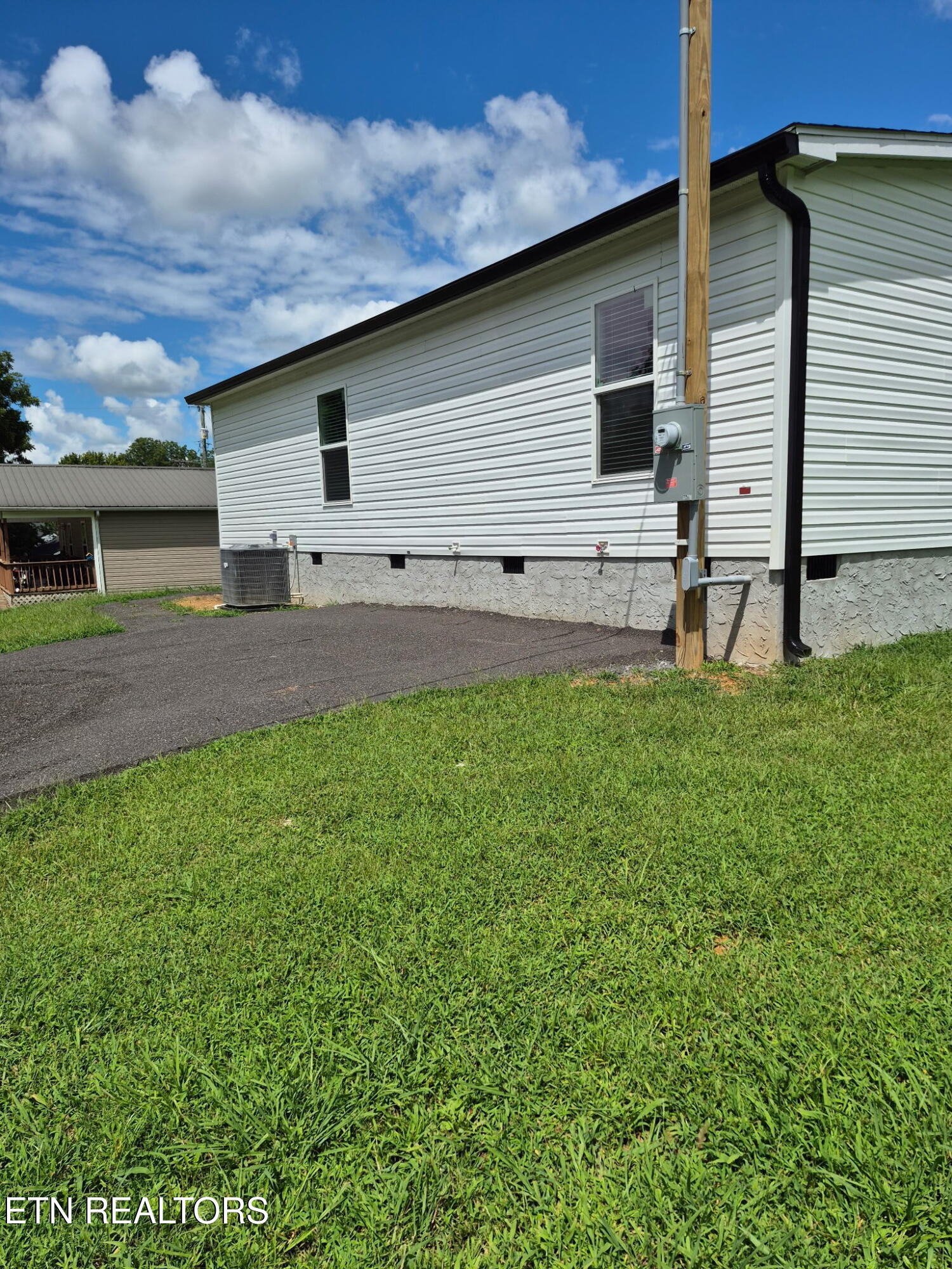 27 N Niota Rd