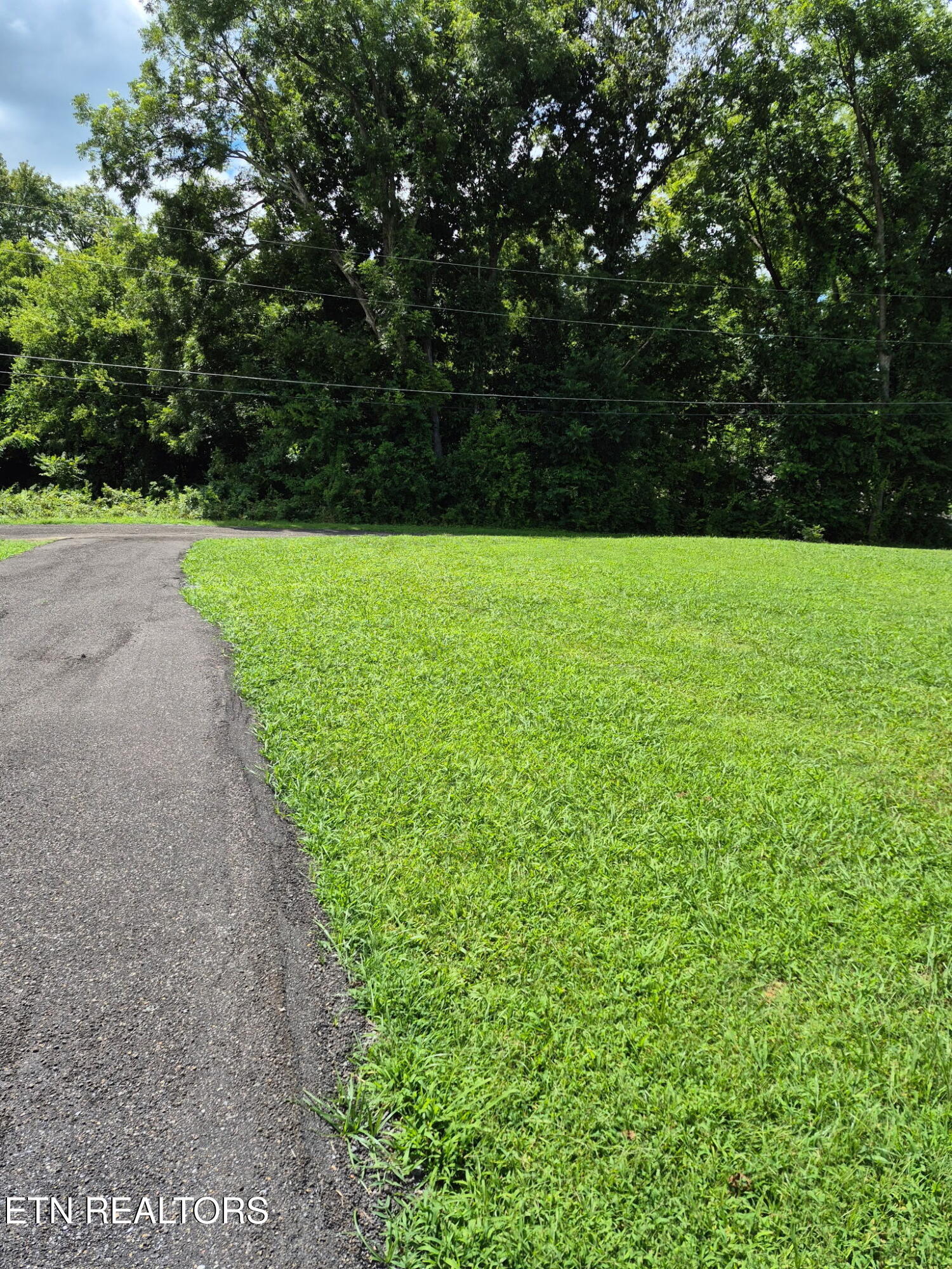 27 N Niota Rd