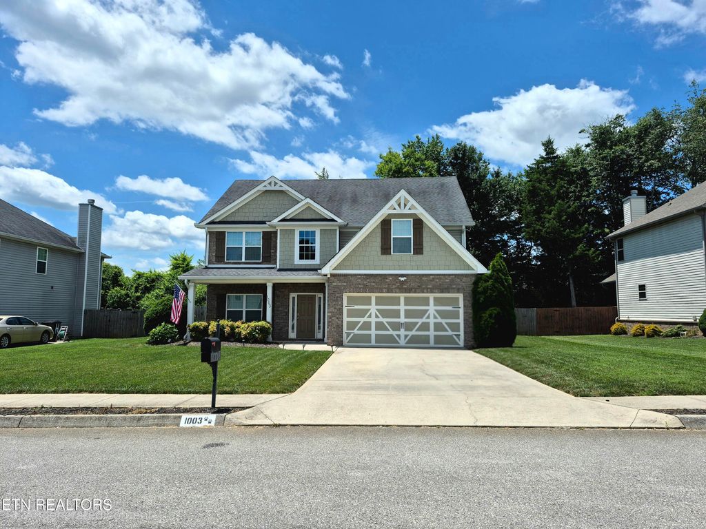 Photo of 1003 W Glenview Drive, Lenoir City, TN 37771 (MLS # 1344717)