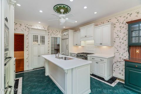 Tiny photo for 3340 Kingston Pike #10, Knoxville, TN 37919 (MLS # 1303734)