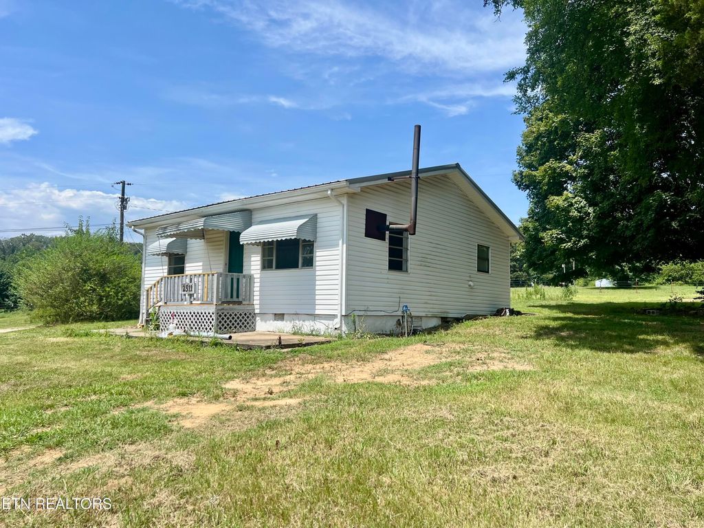 Photo of 2511 Sweetwater Vonore Rd, Sweetwater, TN 37874 (MLS # 1309274)