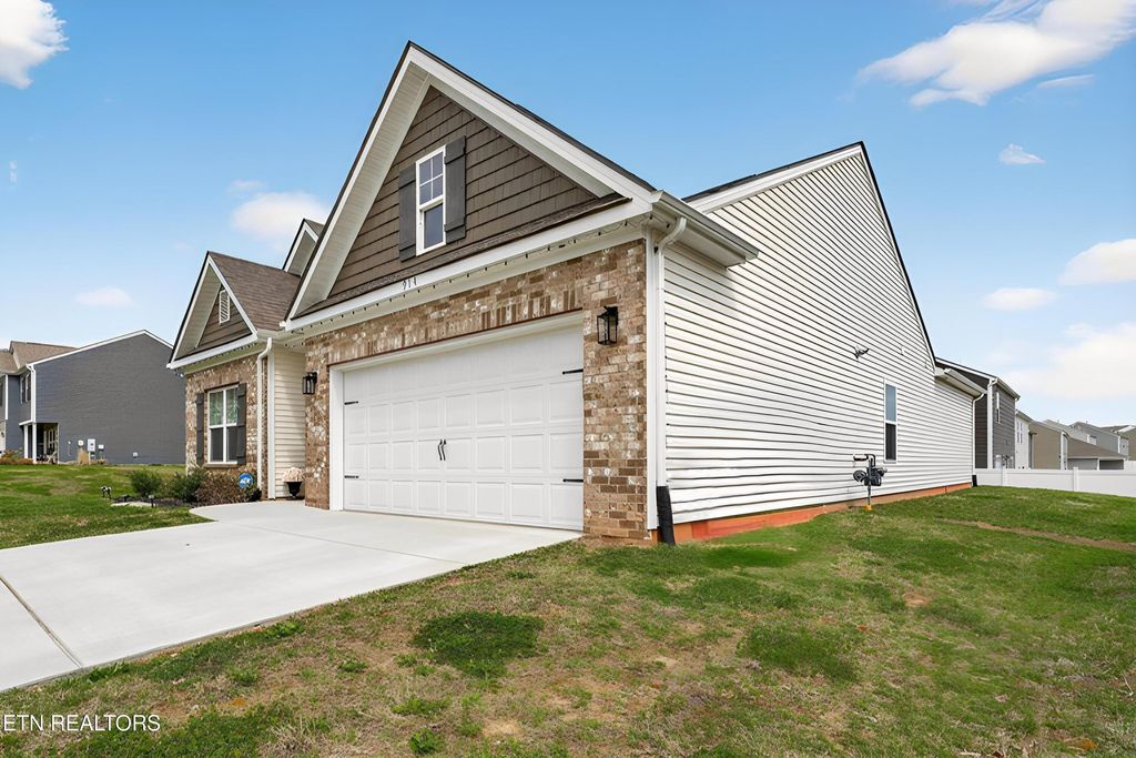 Photo of 914 Curly Top Lane, Knoxville, TN 37932 (MLS # 1334436)