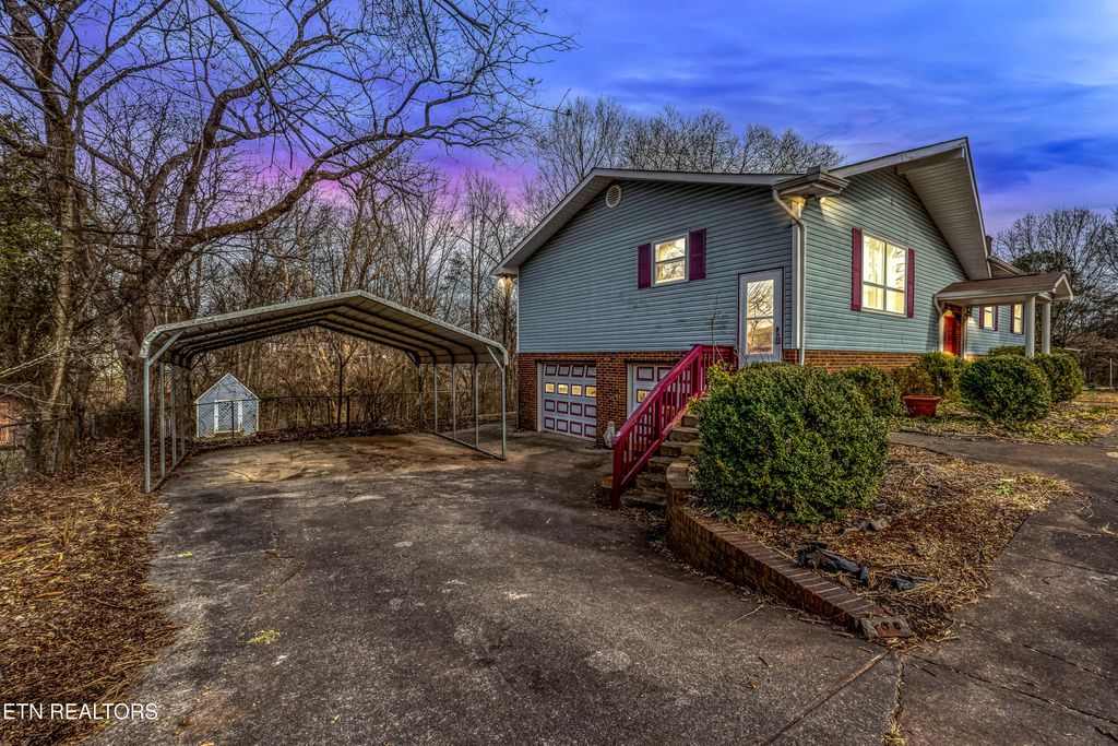 Photo of 3018 Rambling Rd, Maryville, TN 37801 (MLS # 1325389)