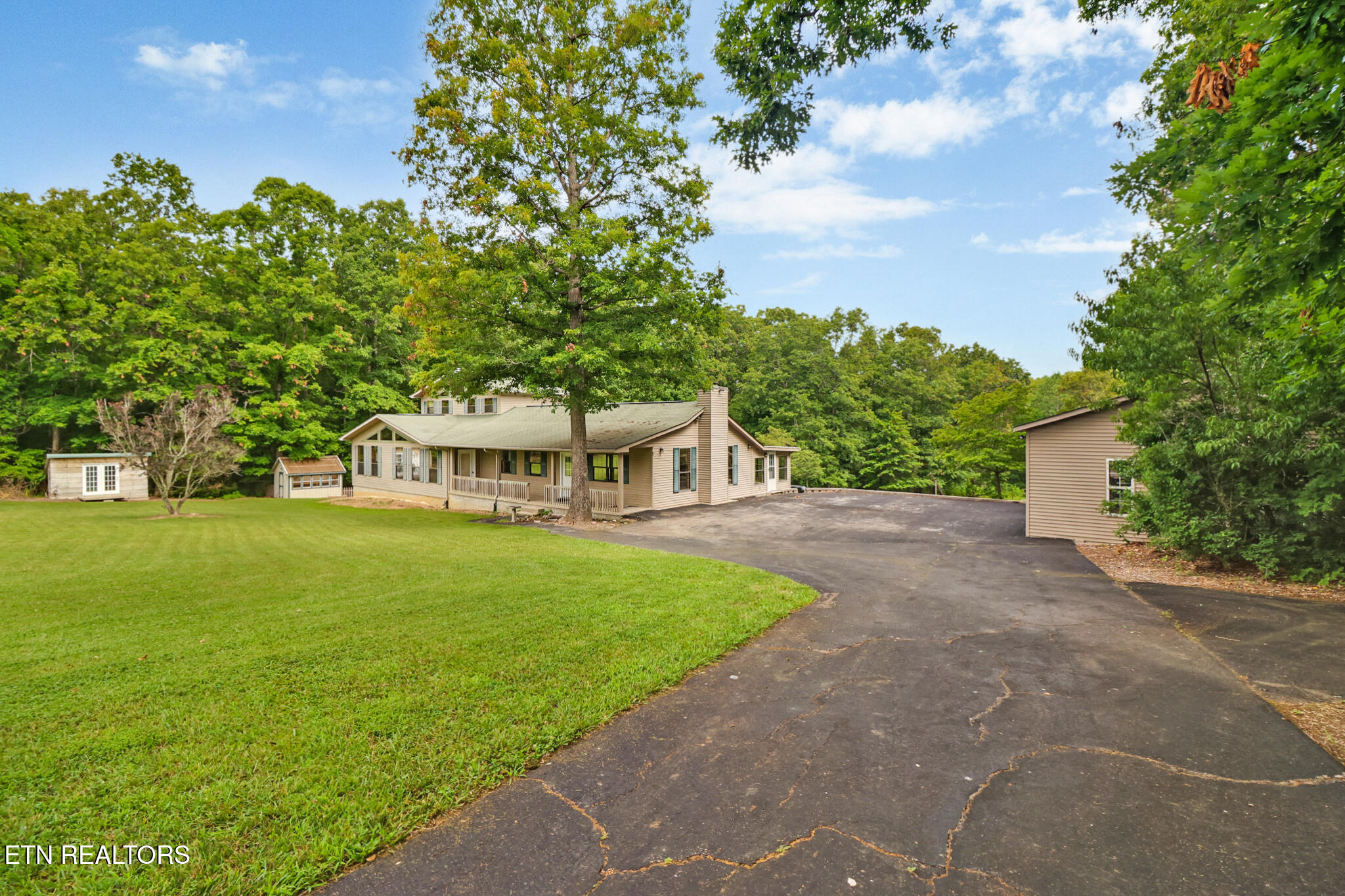 16501 Genesis Rd
