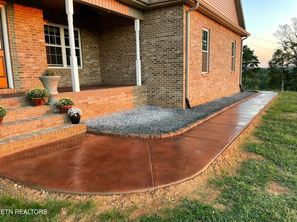 Photo of 317 Oak Grove Rd, Harrogate, TN 37752 (MLS # 1351396)