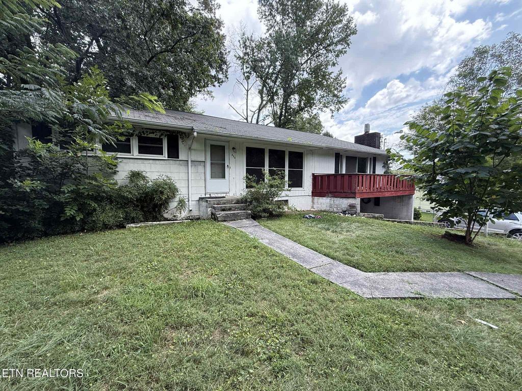 Photo of 434 Oak Circle, Oliver Springs, TN 37840 (MLS # 1311616)