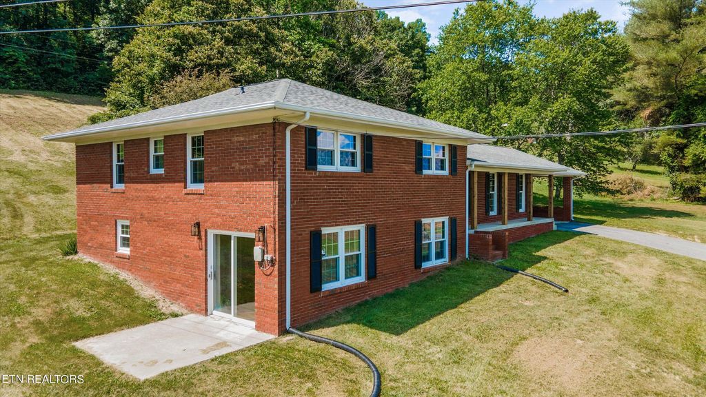 Photo of 115 Red Oak Lane, New Tazewell, TN 37825 (MLS # 1261196)