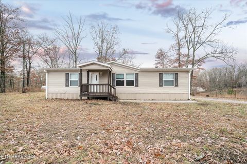 Photo of 124 Foxwood Drive, Crossville, TN 38571 (MLS # 1322955)